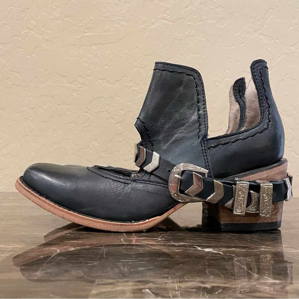 Freebird Blade Leather Ankle Boots